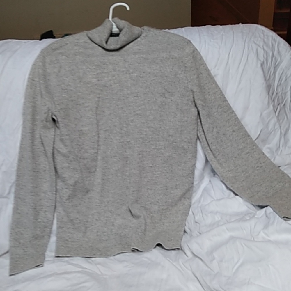 Theory gray light sweater